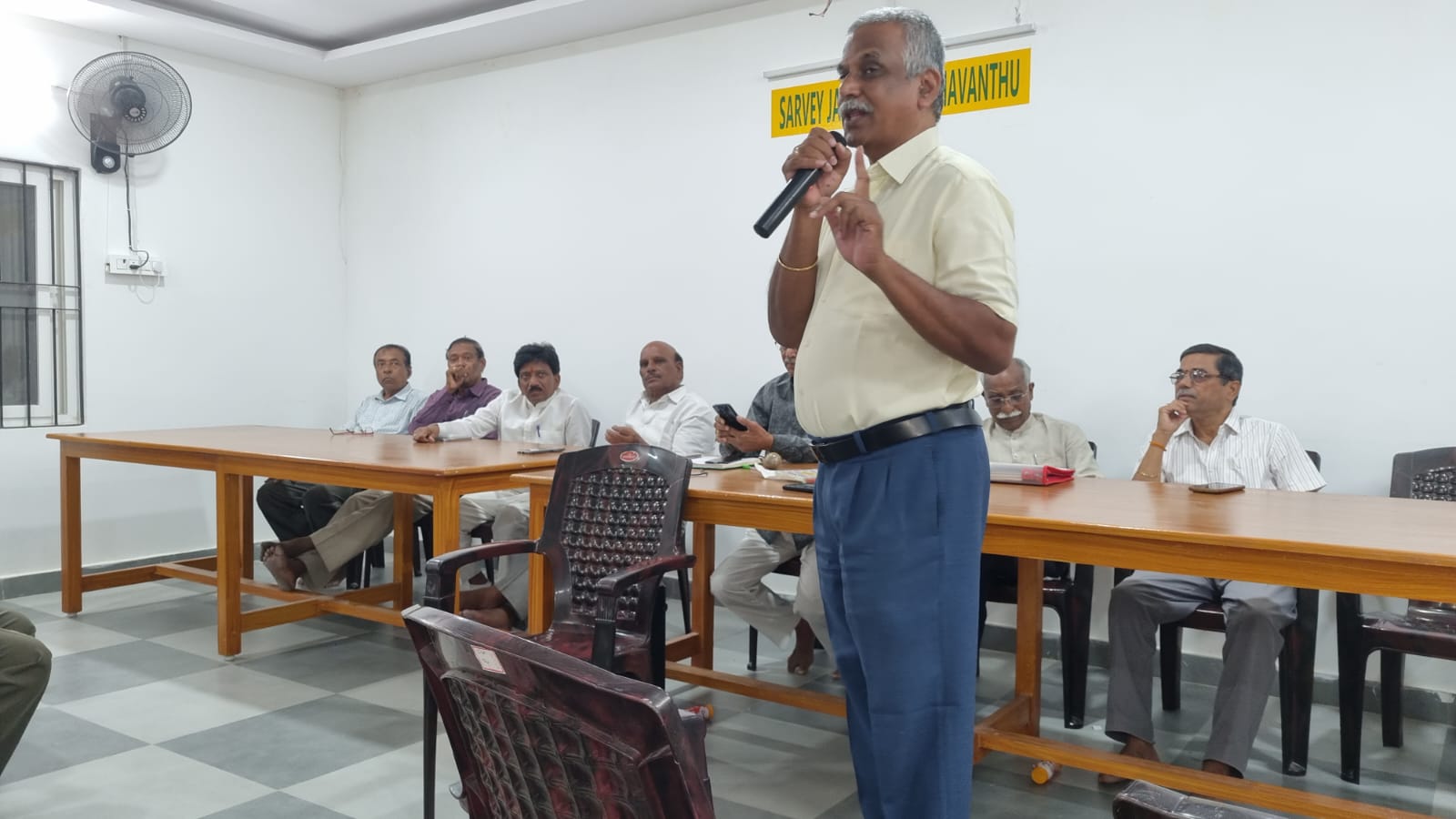 Dr. C Manik Prabhu Garu explaining about Prostate problems in seniors in Doctor Gari Salahaalu program.jpg